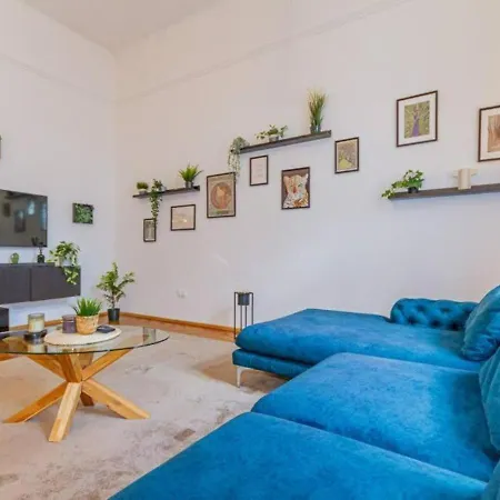 Luxury By The Famous Vaci Street *