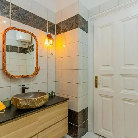 Luxury By The Famous Vaci Street Будапешт